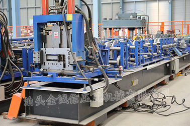 China Die 3 Rollen-schnelle Geschwindigkeit CZ tauschen die Purlin-Rolle aus, die Maschine mit dem Lochen bildet usine