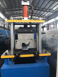 China Metall-Suqare-Gossen-Rolle, die Maschine mit Motor 11.5kw und PLC-Steuerung für 0.6mm Stärke-Metall bildet usine